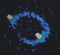Der erste Einstein-Ring, beobachtet 1988 mit dem VLA