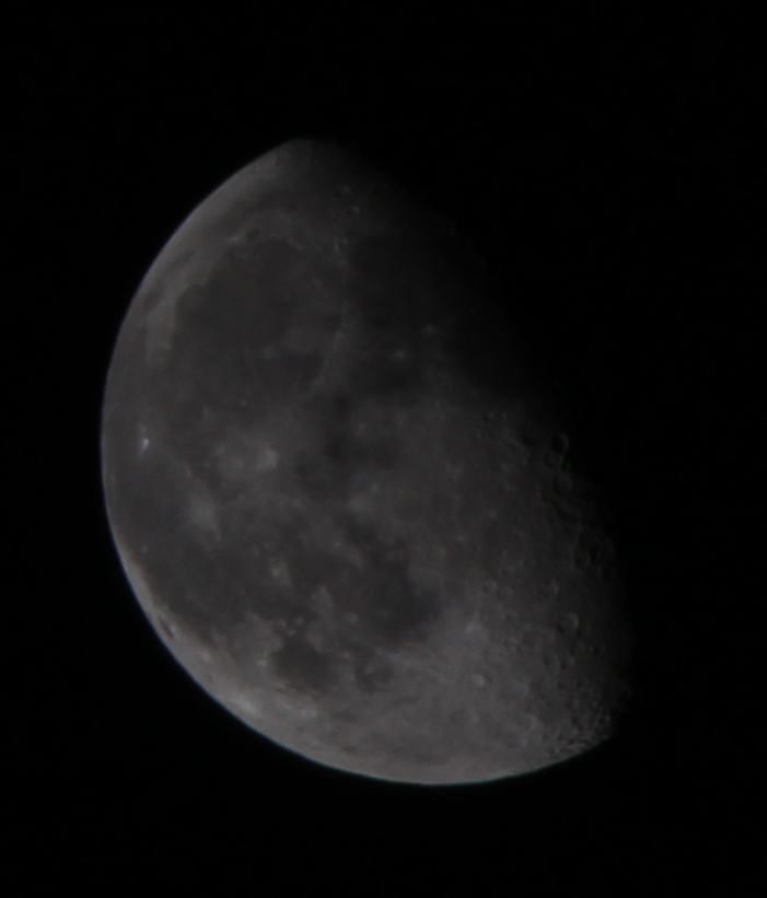 Abnehmender Mond - Spektrum der Wissenschaft