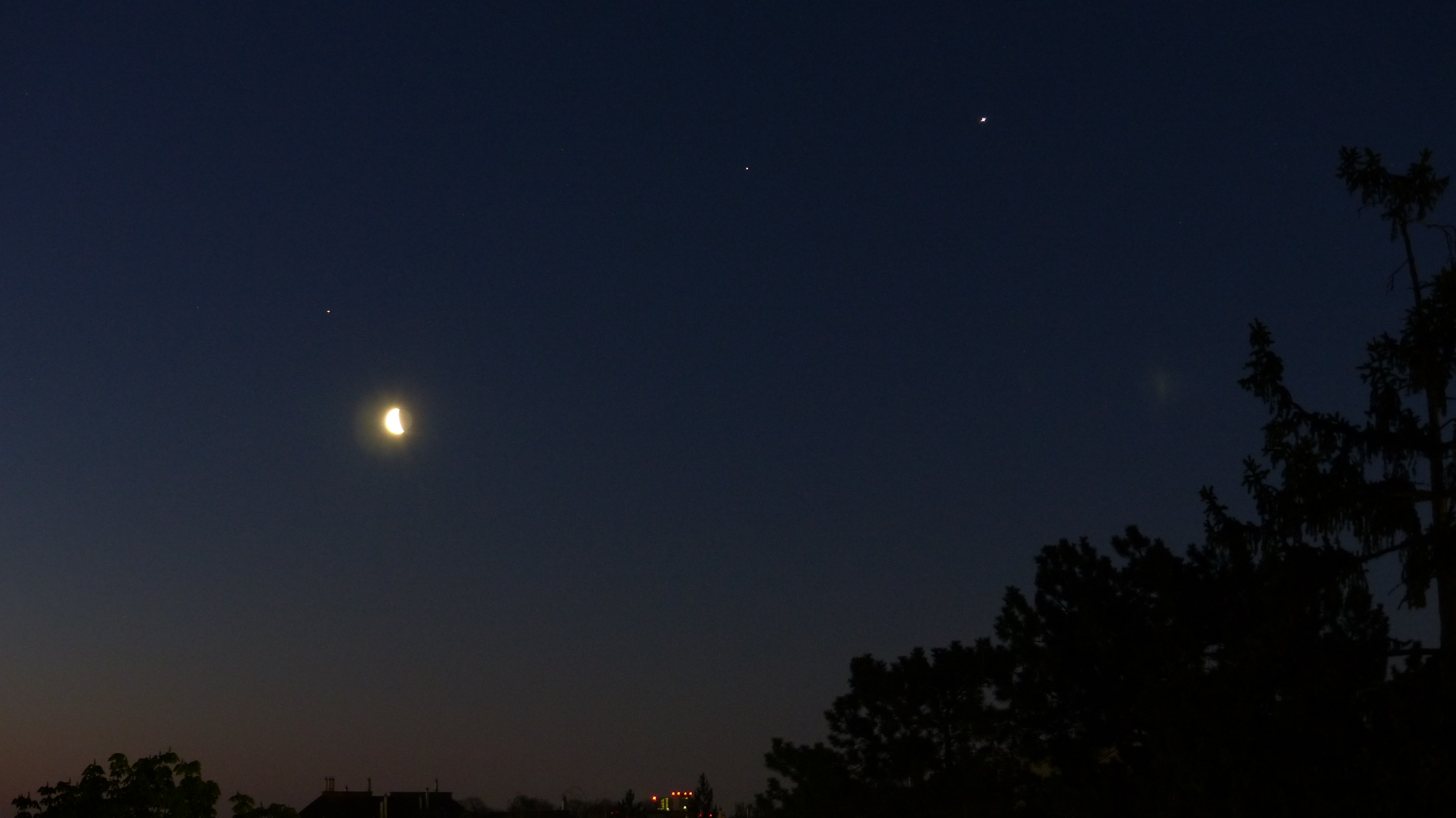 Какую планету называют утренней или вечерней звездой. Юпитер и земля.