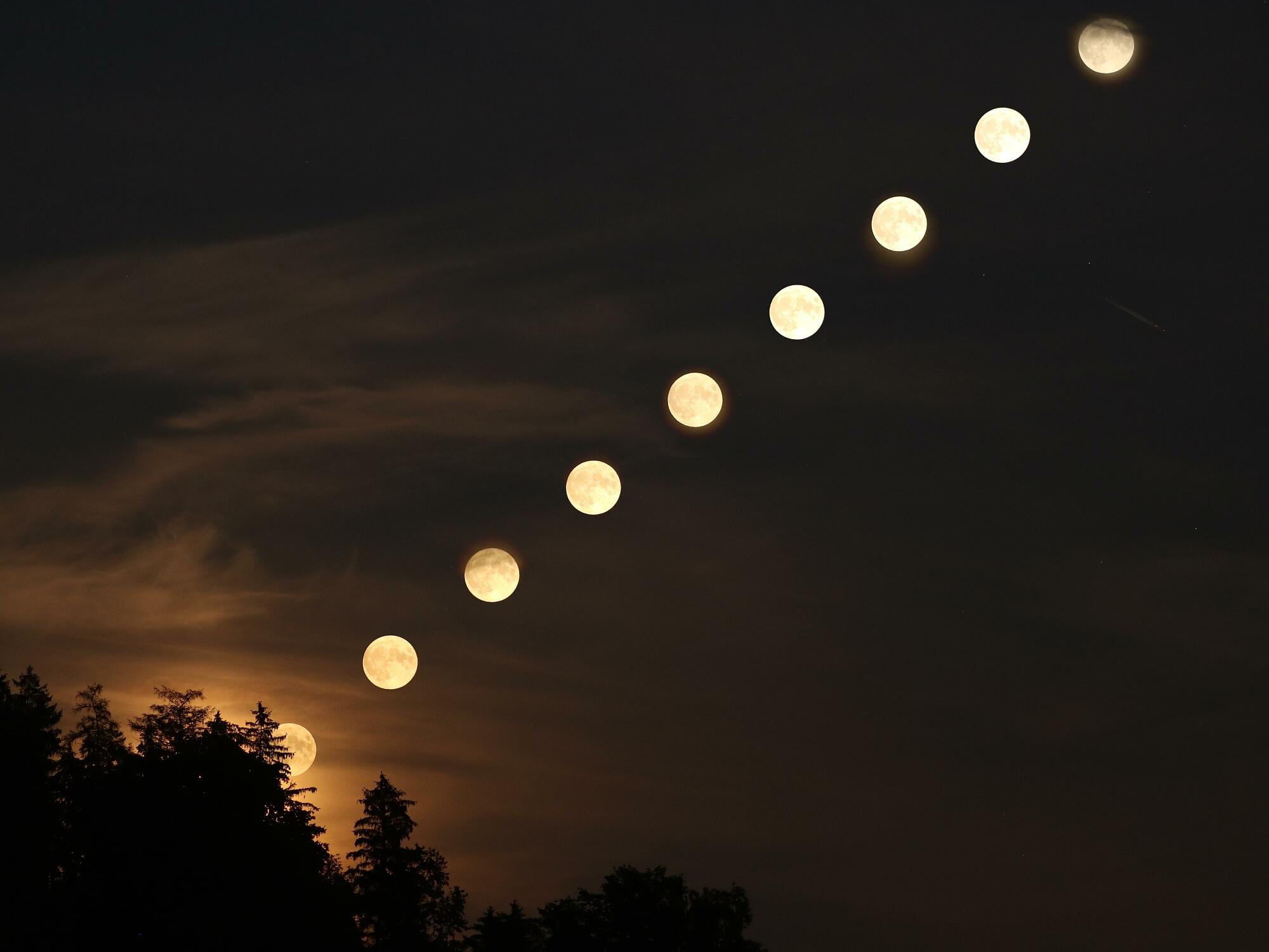 Aufgang Vollmond am 1. Oktober 2020