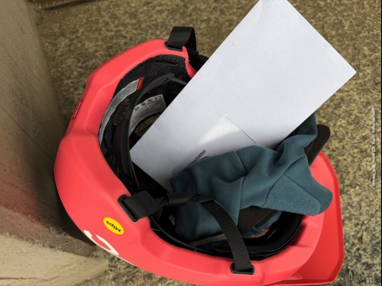 Ohne Helm, aber mit Anwalt? Sturz ein Jahr nach dem Pedelec-Crash