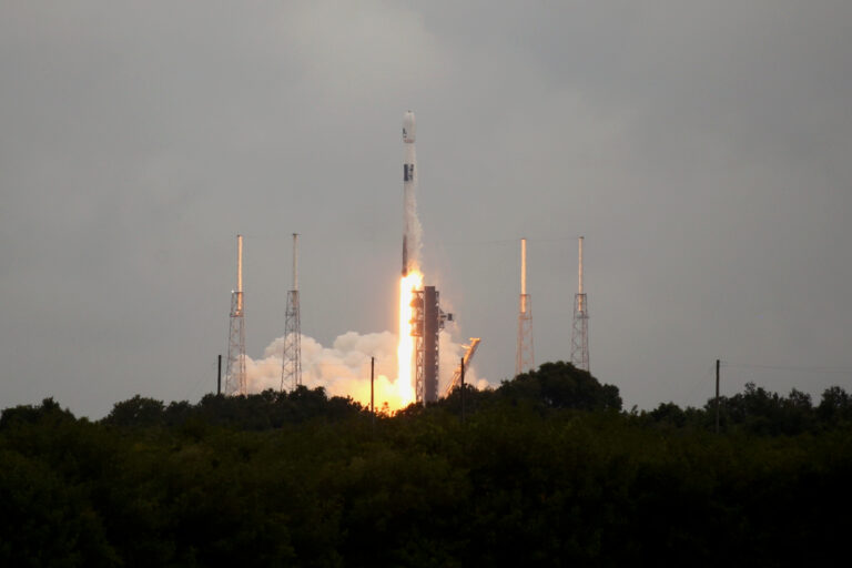 Falcon 9-Oberstufe 2025-010D: Mondimpakt am 5.8.