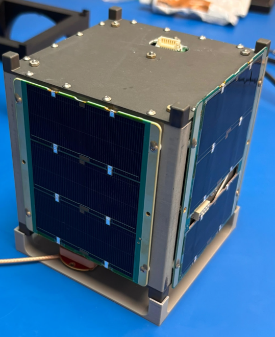Satellit mit Tritium-Generator ist im Orbit