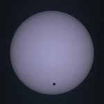 Der Planet Venus vor der Sonne, während des Venustransits am 08. Juni 2004