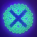 Farbwechsel bei UV-Perlen unter ultravioletter Bestrahlung